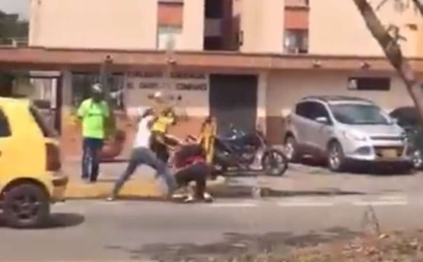 Užas u Kolumbiji: Prolaznici nisu htjeli pomoći zbodenom navijaču