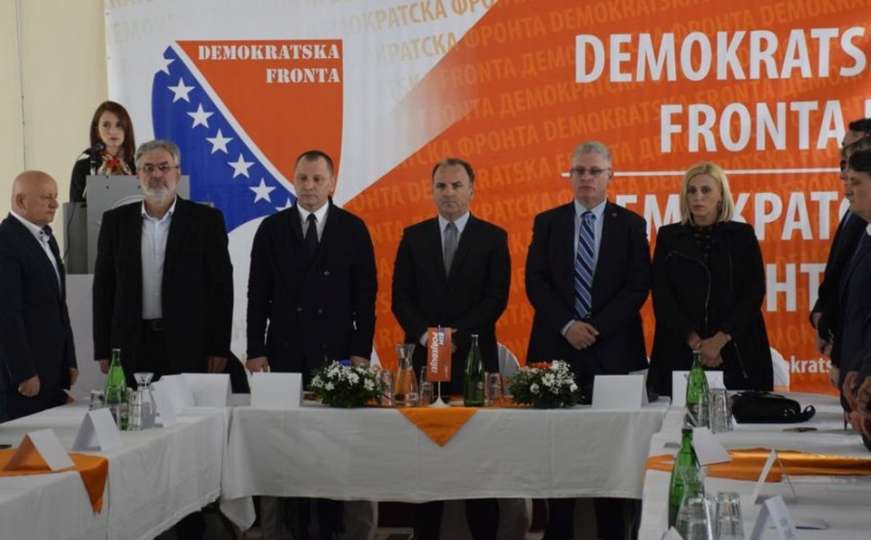 DF o najavama blokada: Očajnički protest politike Milorada Dodika
