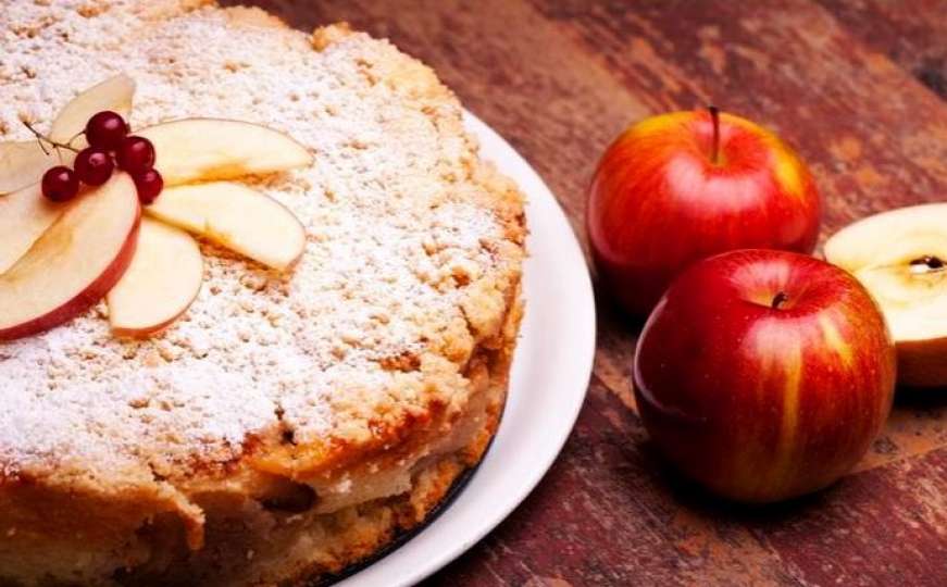 Isprobajte sjajan recept za kolač od jabuke i hljeba