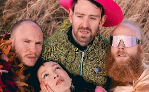 Little Dragon - Hold On