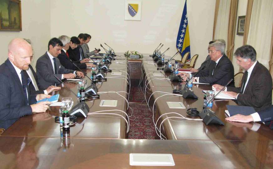 Ambasadorima poručeno: Džaferović i Komšić neće pristati na bilo kakve ultimatume