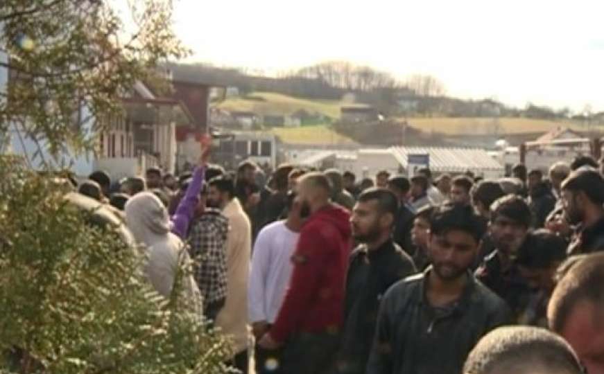 Protesti migranata u Velikoj Kladuši: Traže otvaranje EU granica