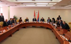 Cvijanović i Dodik na sastanku sa zastupnicima pred sjednicu NSRS 