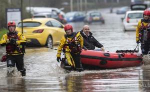Velika Britanija: Oluja Dennis ostavila poplave, napuštene domove, štete se zbrajaju