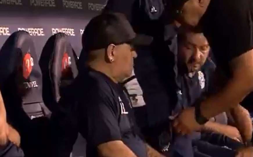 Snimak o kojem svi pričaju: Šta je ovo dobio Maradona za vrijeme utakmice