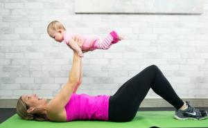 Novopečene mame, vježbajte sa bebom: Skinut ćete kilograme i ostvariti bliskost