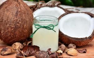 Soda bikarbona i kokosovo ulje: Magičan miks savršen za jutarnju njegu kože