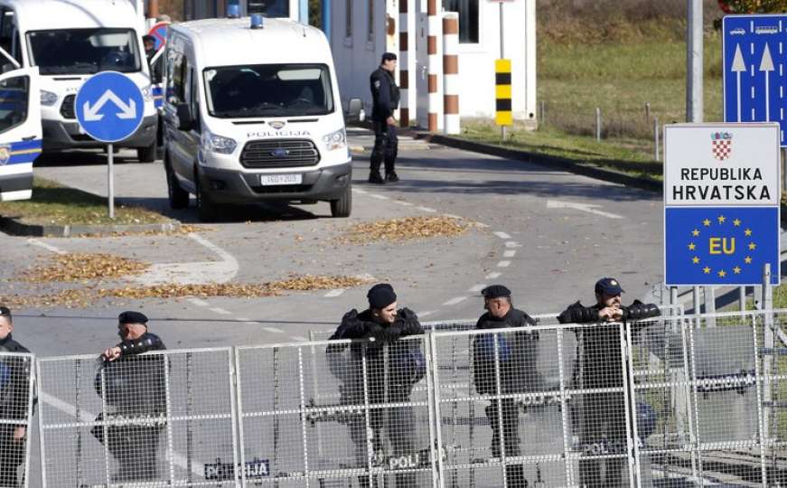 Iz MUP-a RH objasnili zašto je postavljena ograda na granici s BiH kod Izačića