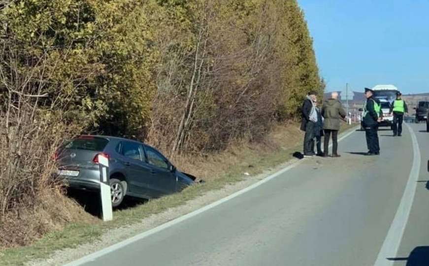 Saobraćajna nesreća u BiH: Vozilom sletio s ceste, jedna osoba teže povrijeđena