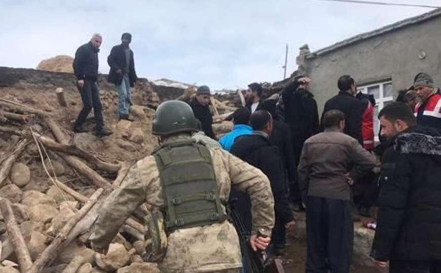 Poginulo 8 osoba: Snažan zemljotres na tursko-iranskoj granici