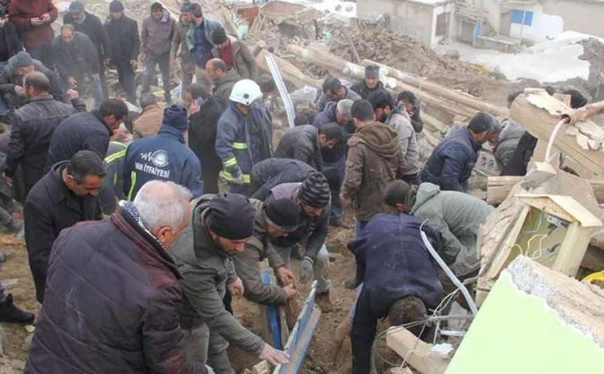 U zemljotresu u Turskoj poginuli otac i četvero djece