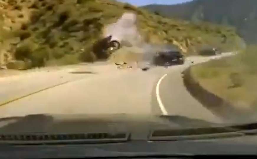 Snimak stravične nesreće u Kaliforniji: Direktan sudar BMW i motocikliste