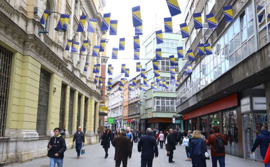 Uoči Dana nezavisnosti Bosne i Hercegovine, sarajevske ulice ponovo plavo-žute