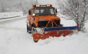 Vozači oprez: Jutros na putevima snježni nanosi, ledena kIša i jak vjetar 