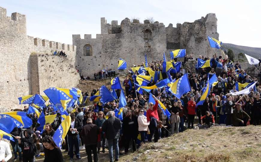 Dan nezavisnosti BiH i Dan Blagaja: U defileu gotovo dvije hiljade učesnika