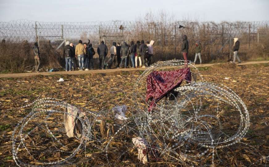Migranti koji žele preći granicu sukobili se s grčkim policajcima
