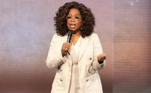 Oprah Winfrey držala govor o ravnoteži, a onda pala na pozornici
