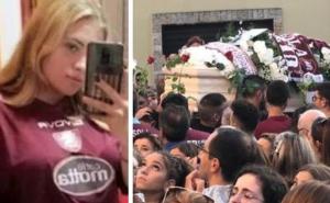Studentica preminula tokom nastave: Prije mjesec poginula i školska drugarica