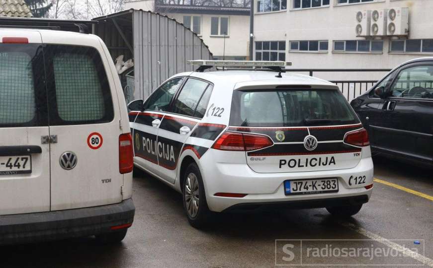 Petak u Sarajevu: Policija imala pune ruke posla - pljačke, hapšenja...