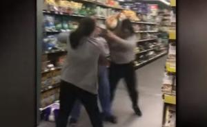 Koronavirus izazvao paniku i histeriju: Žene se potukle zbog toalet papira