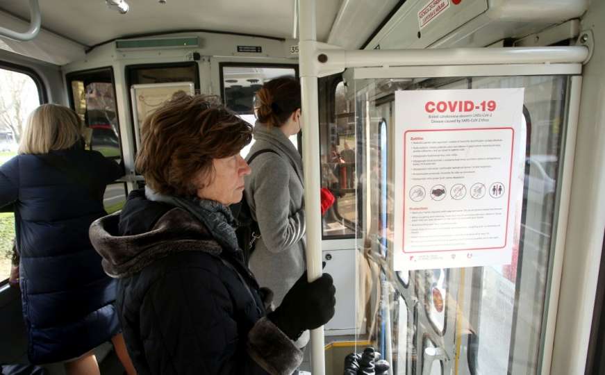 Upozorenja za Covid-19 postavljena u zagrebačkim tramvajima