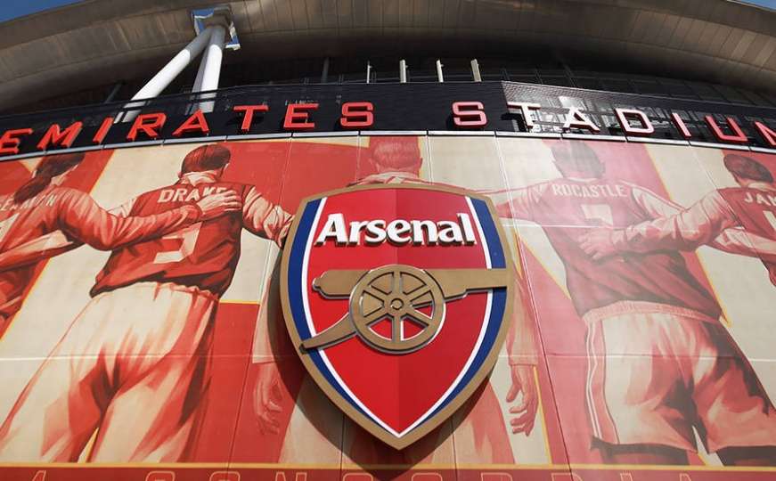 Kompletna ekipa Arsenala stavljena u karantin: Odgođena utakmica sa Cityem 