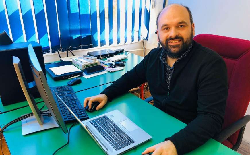 Nastavnik iz sarajevske osnovne škole pokazao kako se odvija online nastava