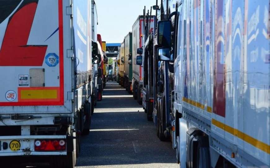 Radončić i Božinović: Slijedi deblokada 700 kamiona s robom