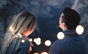 Imat će sreće u ljubavi: Horoskopski znakovi kojima će zvijezde biti naklonjene