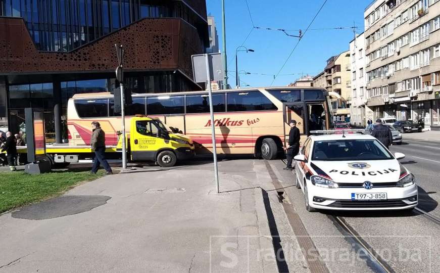 Saobraćajna nesreća u Sarajevu uzrokovala gužve na cesti