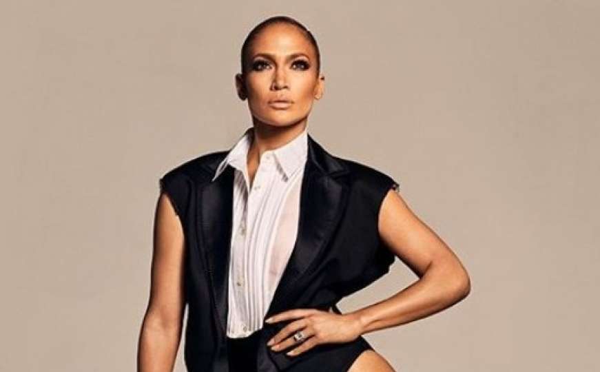 Fanovi napali Jennifer Lopez zbog nove fotografije: "Ti si majka"