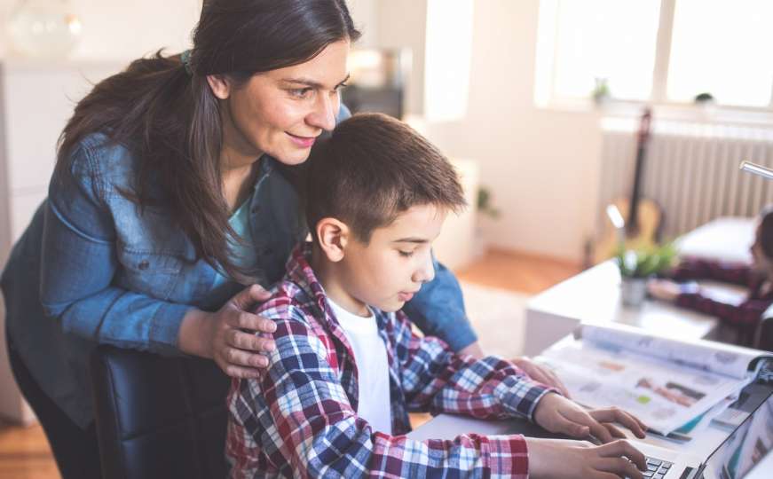 Nove upute za online nastavu u KS: Virtuelni roditeljski sastanci i praćenje rada
