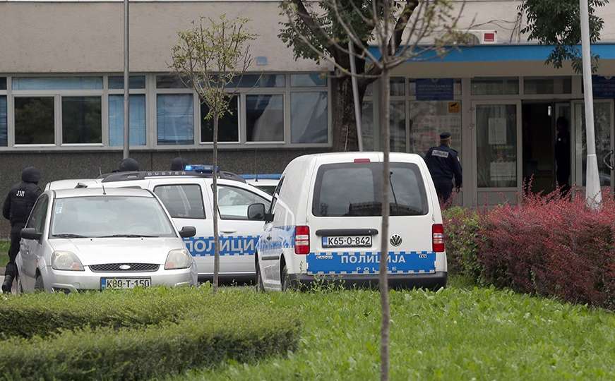 Strava u BiH: Pokušao ubiti majku hladnim oružjem