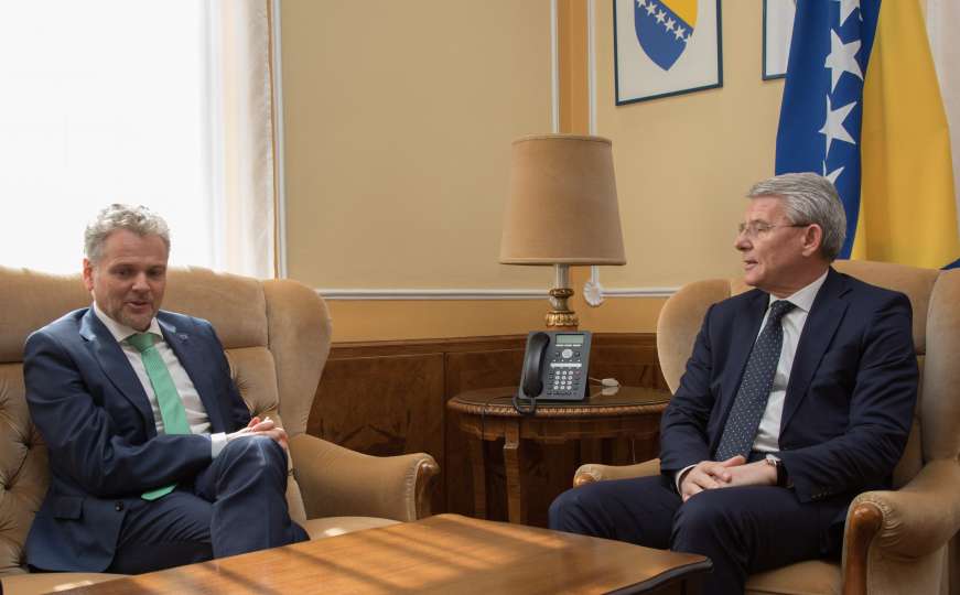 Džaferović i Sattler razgovarali o virusu: Neće izostati podrška EU