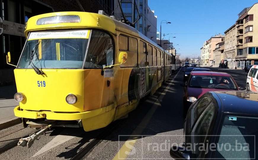 Sudar dva vozila na Skenderiji, tramvajski saobraćaj obustavljen