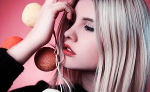 Ovi sastojci iz kuhinje posvijetlit će vašu kosu bez oštećenja