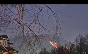 Požar na Trebeviću: Vatrogasci na terenu