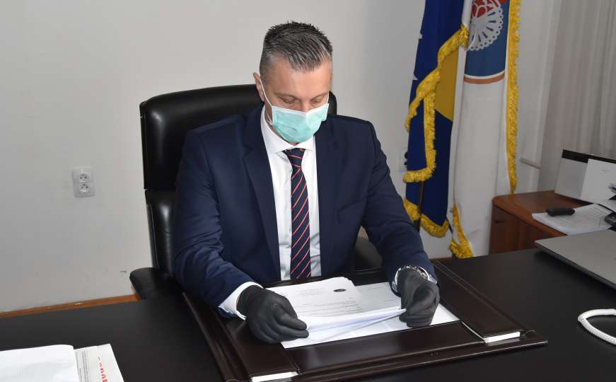 Iz kabineta predsjedavajućeg Skupštine KS 80.000 maraka za kupovinu respiratora