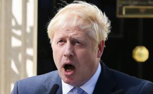 Johnson: Radit će samo marketi i apoteke, zabranjuju se okupljanja više od dvije osobe