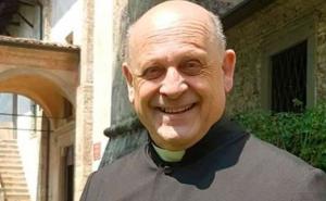 Italijanski svećenik odrekao se respiratora u korist mlađe osobe, preminuo je
