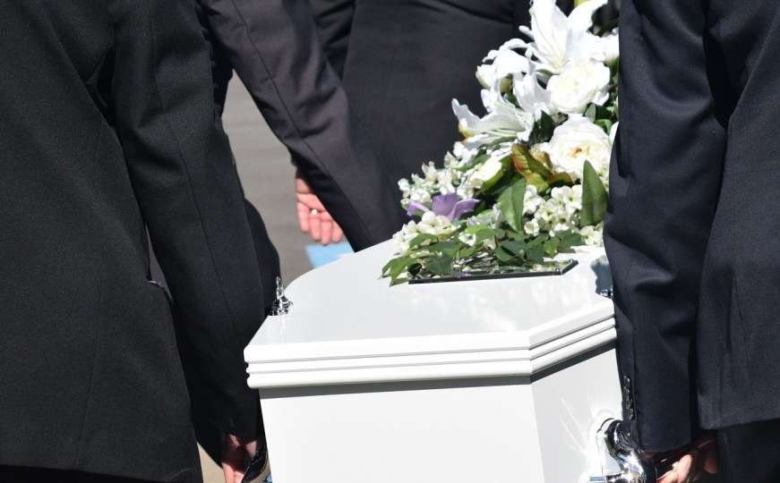 Crnogorska porodica se zarazila na sahrani: Cijelo selo bilo da izjavi saučešće
