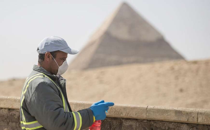 Egipat zbog koronavirusa započeo sa čišćenjem piramida u Gizi 