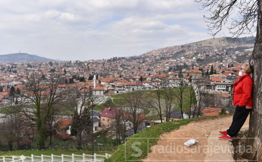 Pogled sa Žute tabije: Ulice Sarajeva sablasne