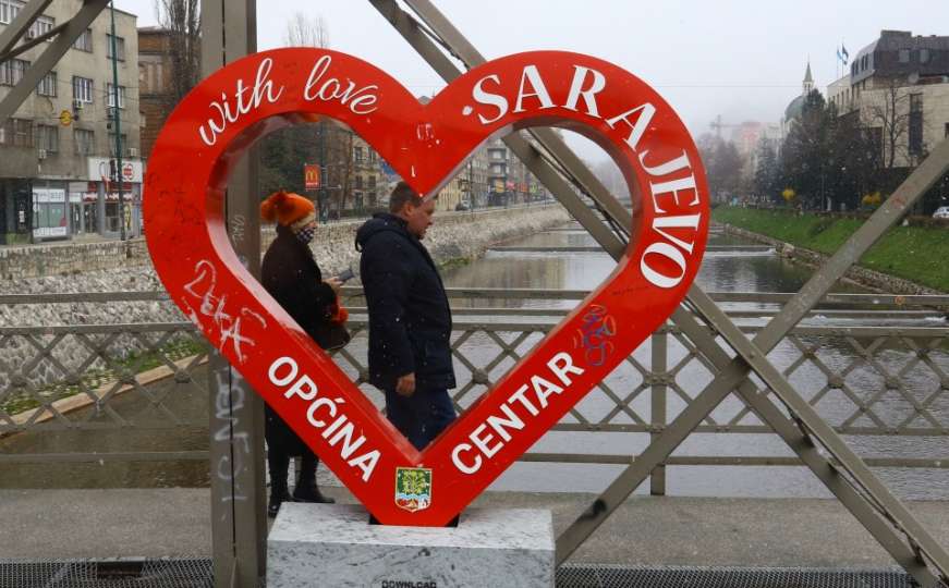 Zima se i dalje bori: Pogledajte Sarajevo na 1. april