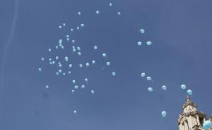 Autizam u doba korone: Umjesto plavih balona, obilježava se uz poruku 'Ostanite kući'