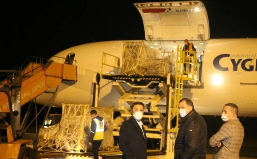 Dodik dočekao avion sa mobilnom bolnicom iz Njemačke