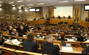 Riješene dileme, danas vanredna sjednica: Evo kako će zasjedati parlamentarci 