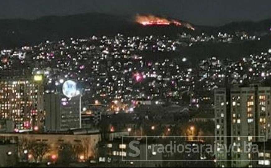 Pale vatru i u vrijeme policijskog časa: Besana noć za vatrogasce u Sarajevu i Tuzli 