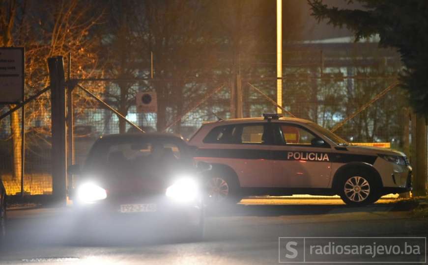 Sarajevo: Policijski sat prekršilo 46 osoba, jedna osoba odvedena u prinudnu izolaciju