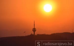 Uživajte iz svojih domova: Zalazak sunca i crveno nebo nad Sarajevom